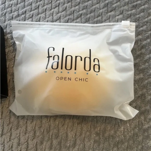 falorda open chic set silicone strapless adhesive bra Size D - Picture 5 of 8